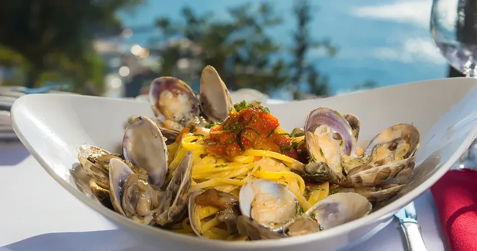 Best Eats in Santa Cruz: Restaurants, Cafés & Coastal Cuisine Guide