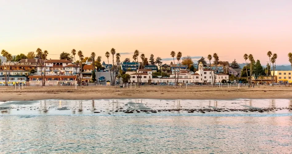 Santa Cruz Travel Guide: A Complete First-Time Visitor’s Guide